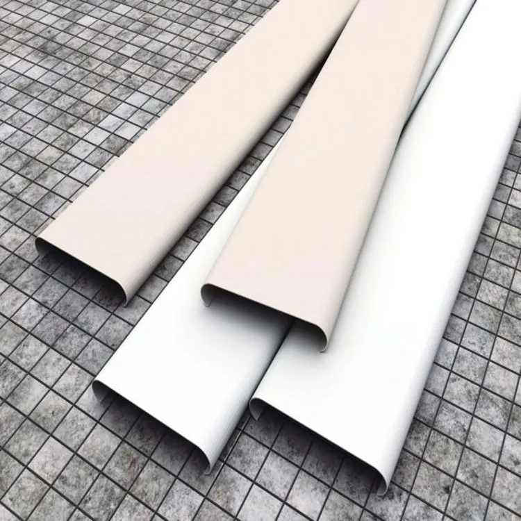 Trenutni status tračnega kovinskega aluminijastega stropa